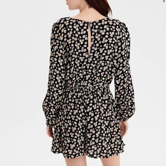 NWT American Eagle Daisy Romper - Picture 2 of 7